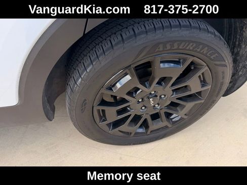 Used 2022 Kia Telluride SX w/ SX Prestige Package image 9