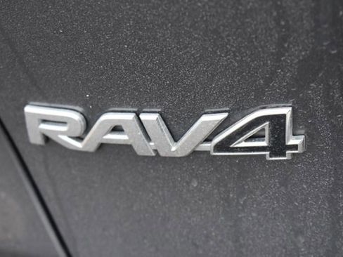 Used 2020 Toyota RAV4 XLE w/ XLE Grade Weather Package image 13