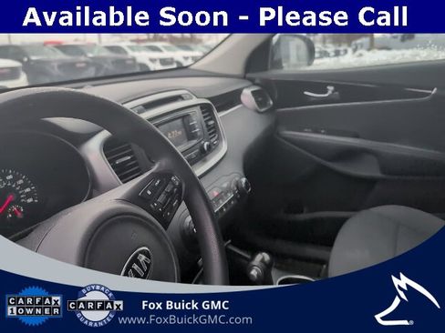 Used 2017 Kia Sorento LX image 10