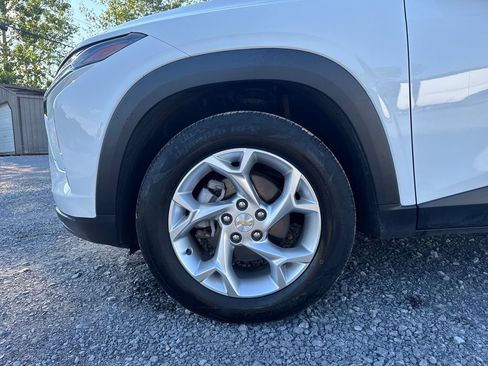 Certified 2024 Chevrolet Trax LS w/ LS Convenience Package FWD image 17