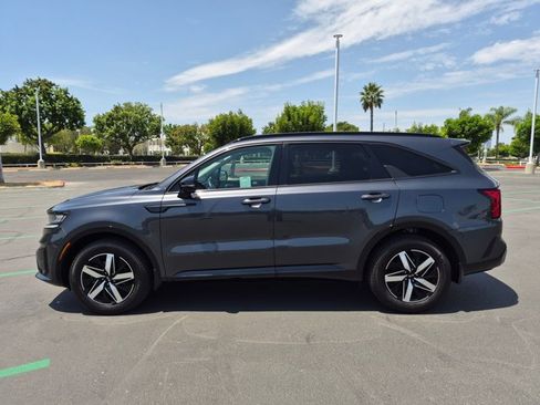 Used 2021 Kia Sorento EX FWD image 9