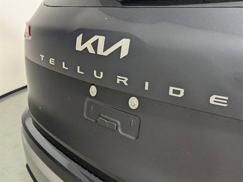New 2025 Kia Telluride S image 8