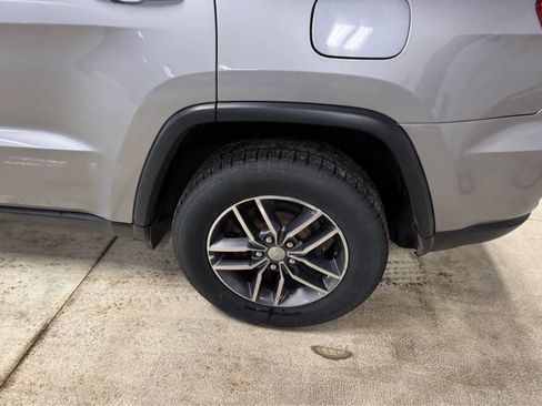Used 2018 Jeep Grand Cherokee Limited w/ Luxury Group II image 9