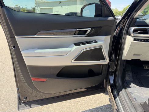 Used 2022 Kia Telluride SX w/ SX Prestige Package AWD/4WD image 10