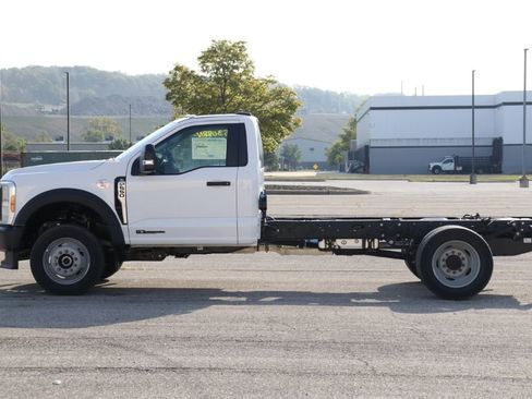 New 2025 Ford F550 4x4 Regular Cab Super Duty image 4