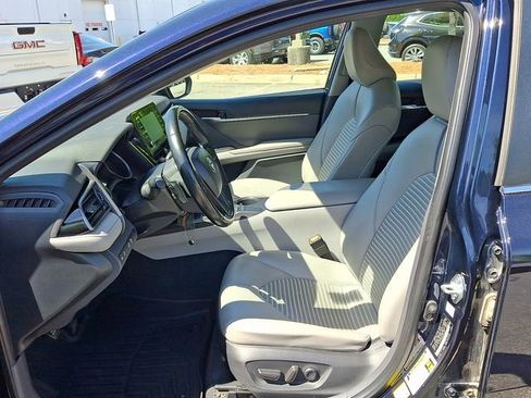Used 2022 Toyota Camry SE FWD image 10