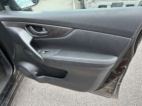 Used 2020 Nissan Rogue Sport S FWD image 18