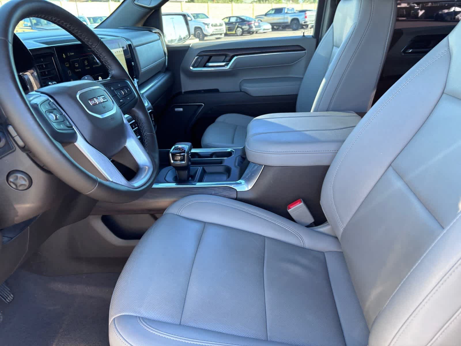 Used 2024 GMC Sierra 1500 SLT w/ SLT Premium Plus Package AWD/4WD image 18