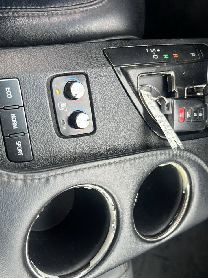 Used 2014 Toyota Avalon Limited FWD image 22