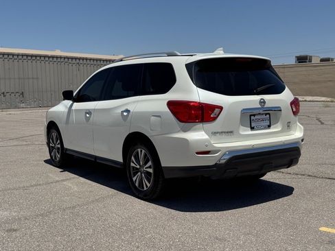 Used 2020 Nissan Pathfinder SL image 19