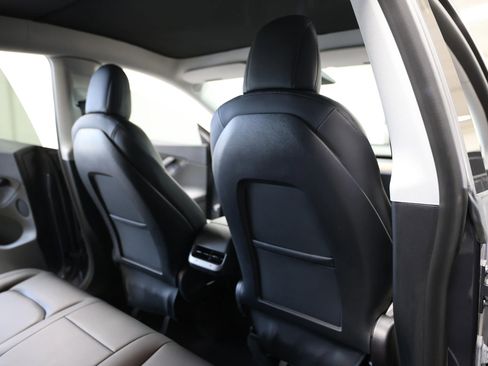Used 2021 Tesla Model Y Performance image 37