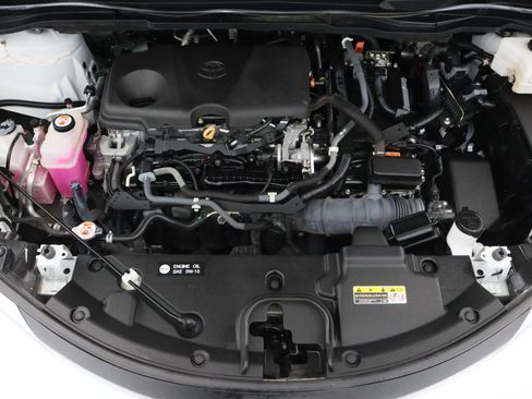 Used 2021 Toyota Sienna XLE FWD image 40
