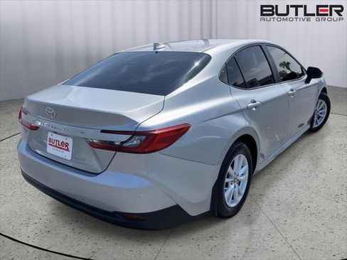 Certified 2025 Toyota Camry LE FWD image 5