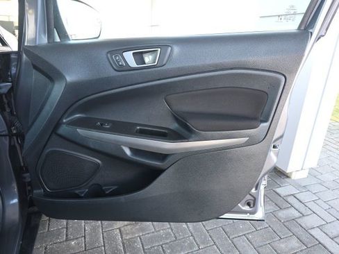 Used 2022 Ford EcoSport SE w/ SE Convenience Package image 8