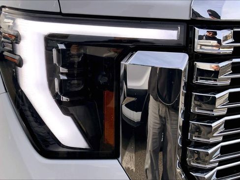 Used 2024 GMC Sierra 2500 Denali w/ Denali Reserve Package image 25