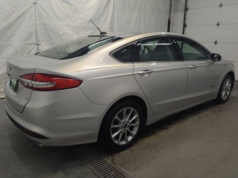 Used 2017 Ford Fusion Energi SE image 10