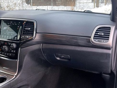 Used 2021 Jeep Grand Cherokee Laredo X image 15