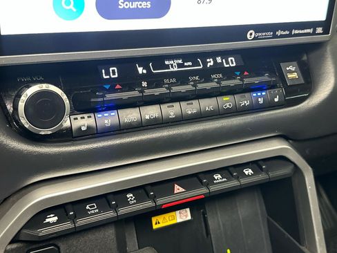 Used 2023 Toyota Sequoia Platinum AWD/4WD image 33