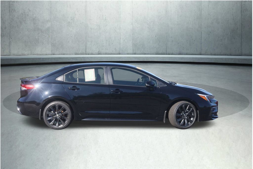 Used 2026 Toyota Corolla SE FWD image 12
