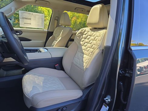 New 2026 Nissan Armada Platinum w/ Convenience Package image 11