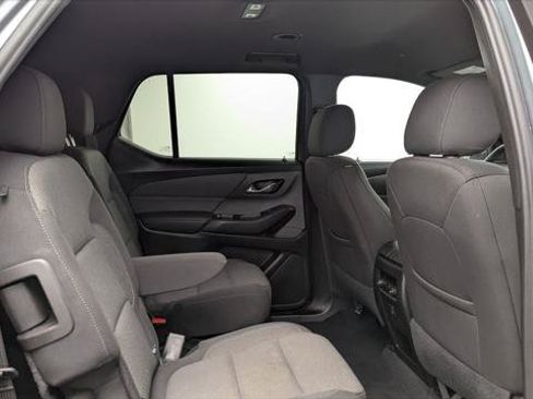 Used 2023 Chevrolet Traverse LT FWD image 18