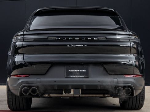 Certified 2026 Porsche Cayenne S AWD/4WD image 10