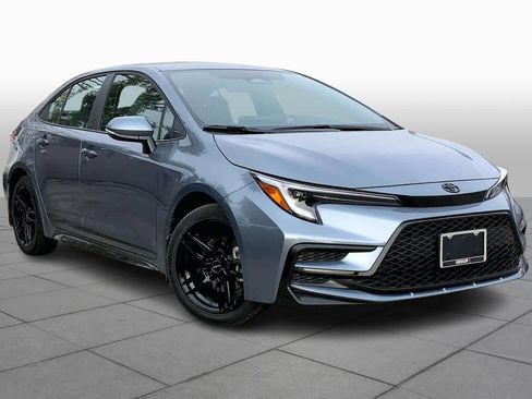 Used 2026 Toyota Corolla SE image 2