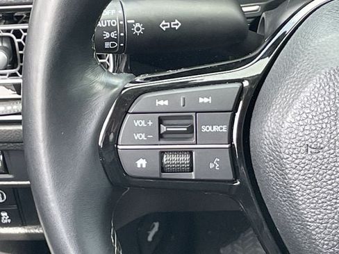 Used 2024 Honda Civic EX-L image 11