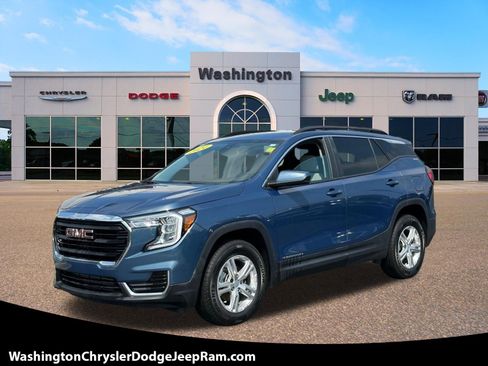 Used 2024 GMC Terrain SLE w/ Driver Convenience Package AWD/4WD image 1