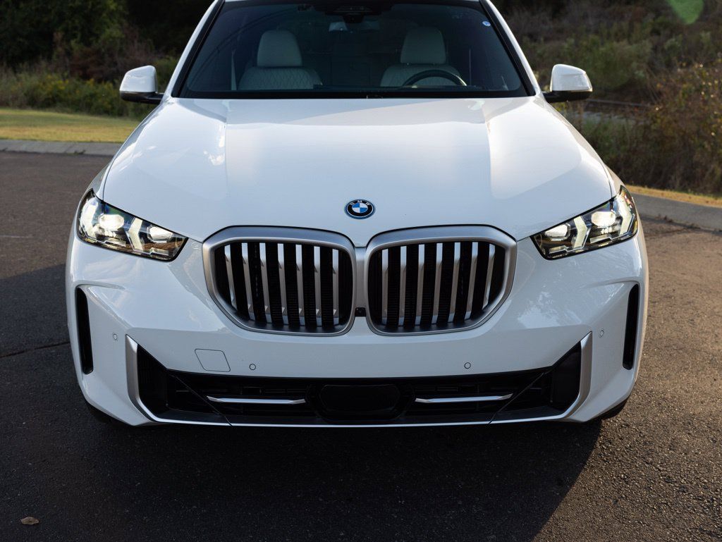 Used 2026 BMW X5 xDrive50e w/ Executive Package AWD/4WD image 12