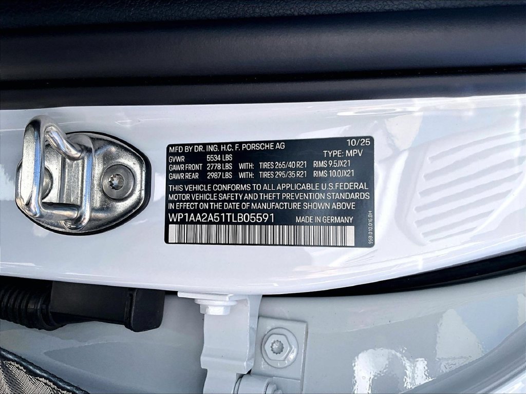 Certified 2026 Porsche Macan AWD/4WD image 26