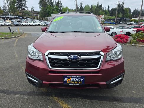 Used 2017 Subaru Forester 2.5i Premium AWD/4WD image 2