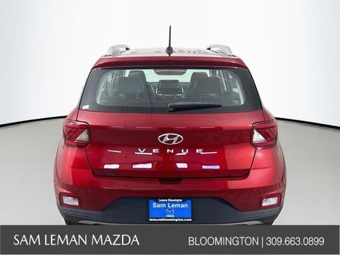 Used 2024 Hyundai Venue Limited FWD image 6