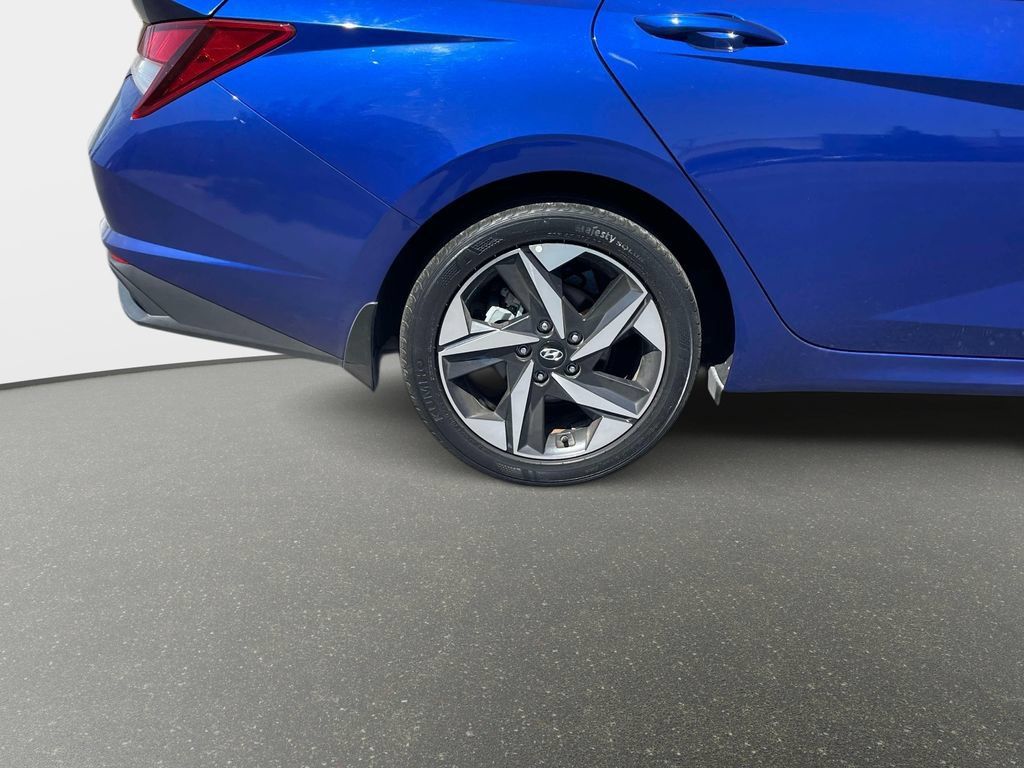 Used 2023 Hyundai Elantra SEL w/ Convenience Package FWD image 7