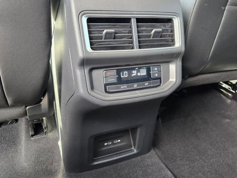Certified 2024 Volkswagen Atlas SE FWD image 15