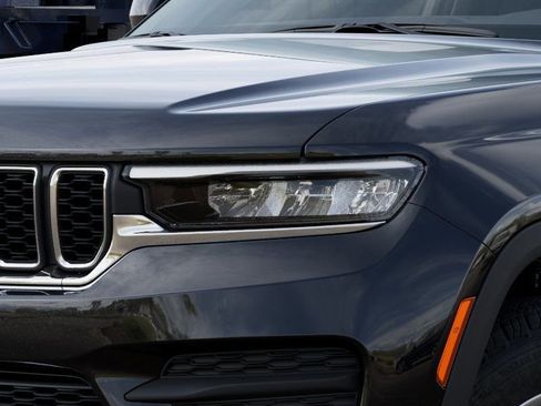 New 2026 Jeep Grand Cherokee Laredo image 10