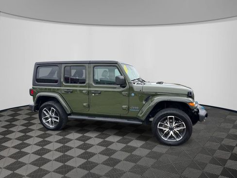 Used 2024 Jeep Wrangler Unlimited w/ Convenience Group AWD/4WD image 4