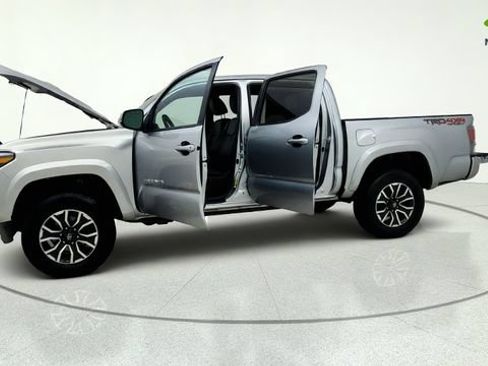 Used 2022 Toyota Tacoma TRD Sport w/ Technology Package AWD/4WD image 12
