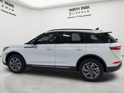New 2026 Lincoln Corsair Premiere FWD image 7