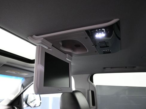 Used 2019 Cadillac Escalade Luxury image 38