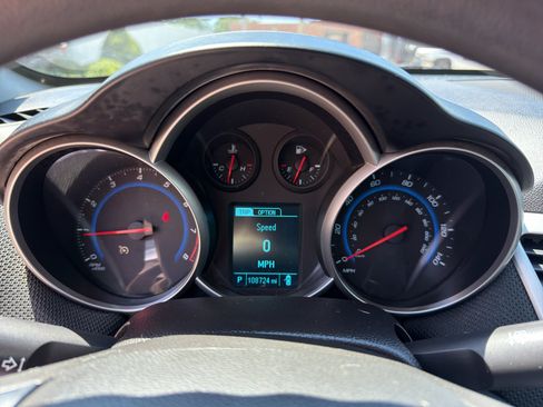 Used 2015 Chevrolet Cruze LT FWD image 16