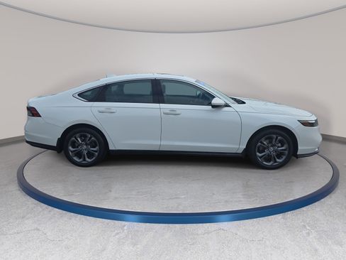 Used 2023 Honda Accord EX image 4
