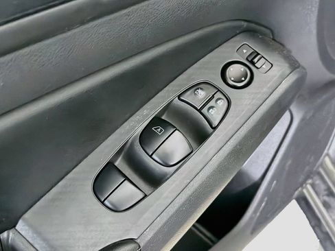Used 2024 Nissan Altima 2.5 SV FWD image 21