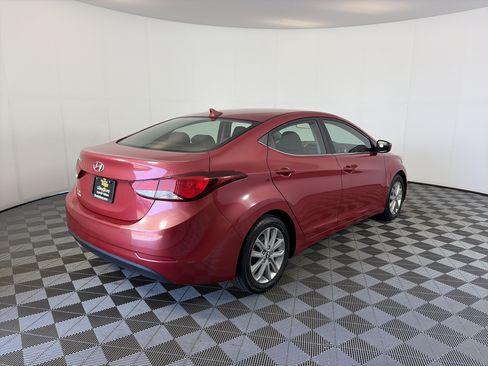 Used 2015 Hyundai Elantra SE w/ Option Group 03 FWD image 10
