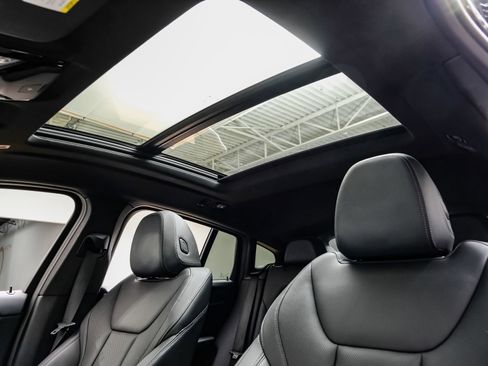 Used 2024 BMW X4 xDrive30i image 5