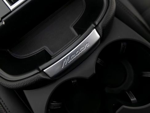 Certified 2026 Porsche Macan AWD/4WD image 31