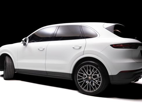 Used 2021 Porsche Cayenne AWD/4WD image 22