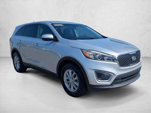 Used 2018 Kia Sorento L FWD image 3