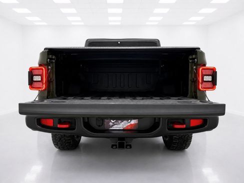 Used 2022 Jeep Gladiator Rubicon w/ LED Lighting Group AWD/4WD image 17