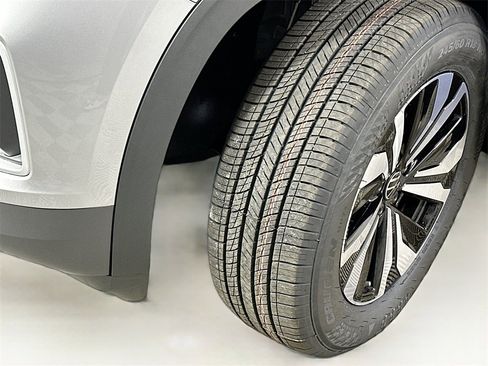 New 2026 Volkswagen Atlas SE image 24